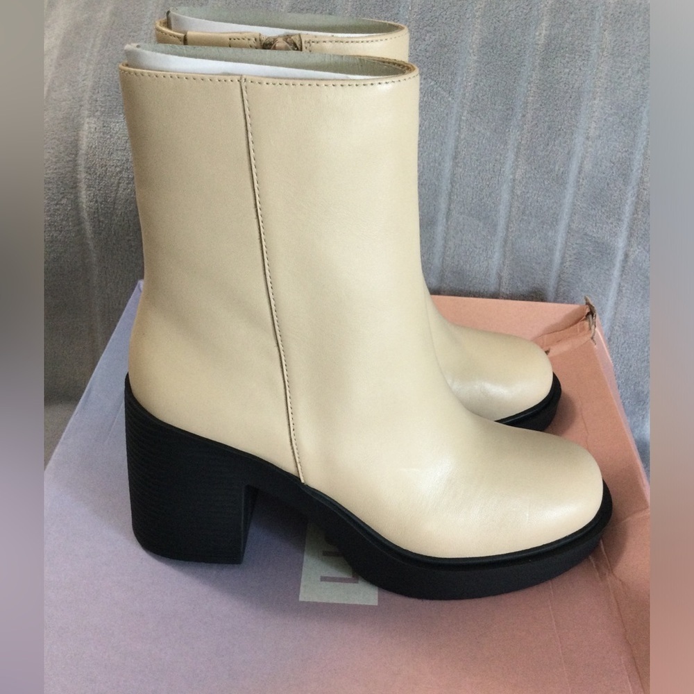Lisa Vicky Beige Platform Healed Calf Boots Size 6.5